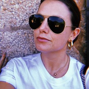 Meet your Posher, Alexis